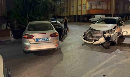 Manavgat’ta otomobiller çarpıştı: 4 yaralı