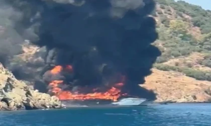Fethiye’de can pazarı! Tekne yandı: 115 yolcu suya atladı