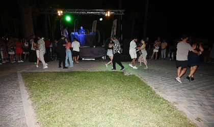 Kemer’de muhteşem Latin dans şovu