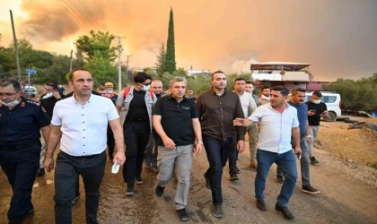 Şahin: "Aksu yangını devam ediyor, Kumluca yangınının enerjisi düşürüldü"