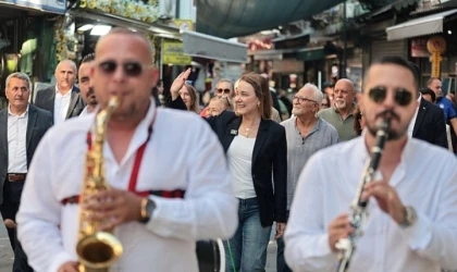 Kemeraltı Festivali esnafın yüzünü güldürdü